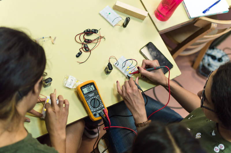 Workshop: Bau einer Solarlampe oder einer Luftmessstation