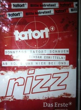 Tatort Public Viewing in Kreuzberg im cafe-rizz.de auf Leinwand
