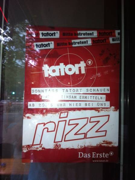Tatort "Der Wüstensohn" aus München im Café Rizz Kreuzberg auf Leinwand