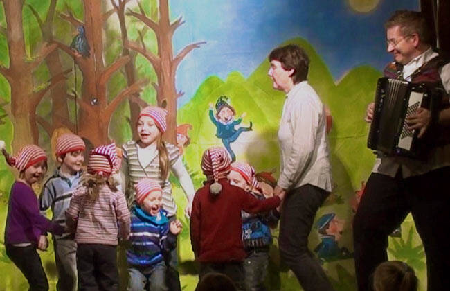 Kindertheater - Viele kleine Zappelzwerge