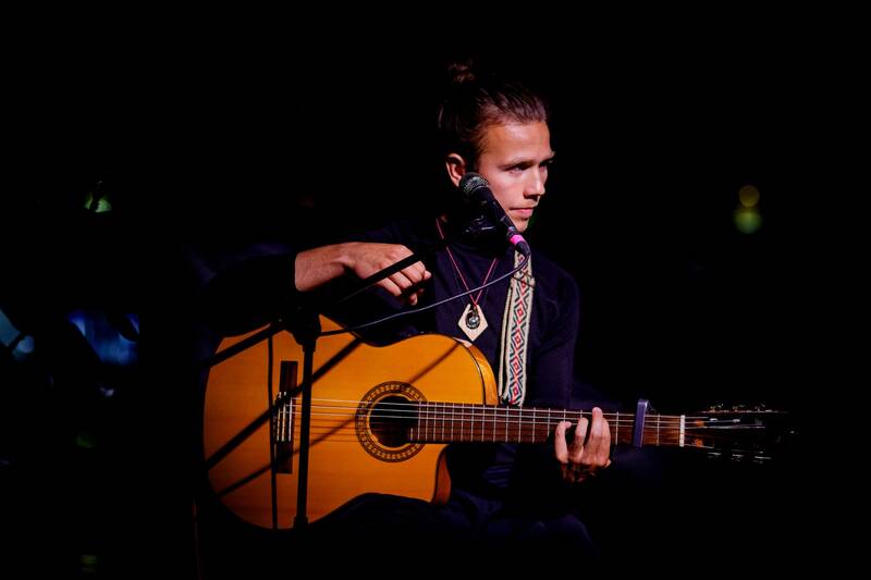 Erzählbühne in der KulturMarktHalle - Storytelling Concert