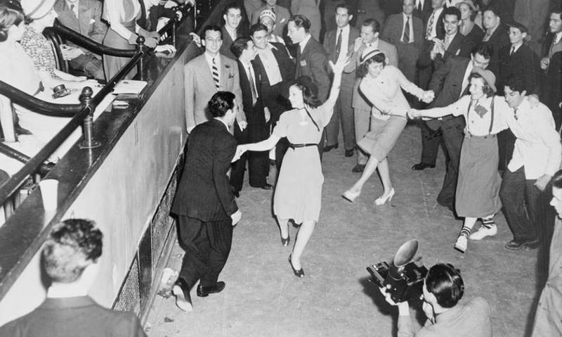Swingtime - Dress to impress! // Shot for free!