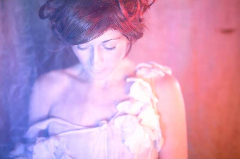 Solo Konzert mit Emaline Delapaix (klavier/acoustic guitar/stimme)