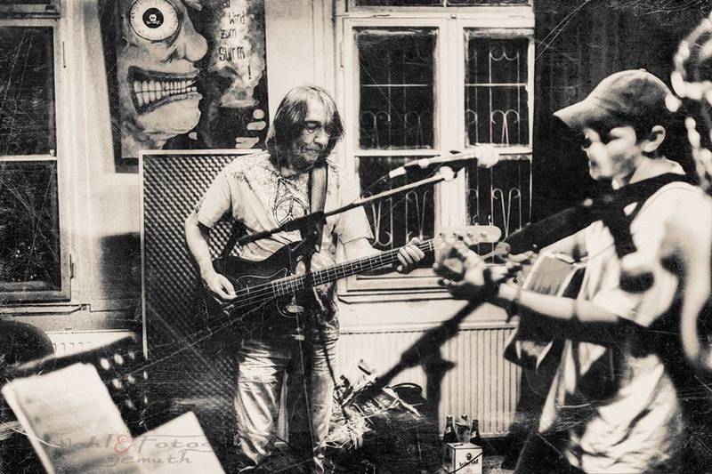 Restmüll 2/4 Akustikpunkband