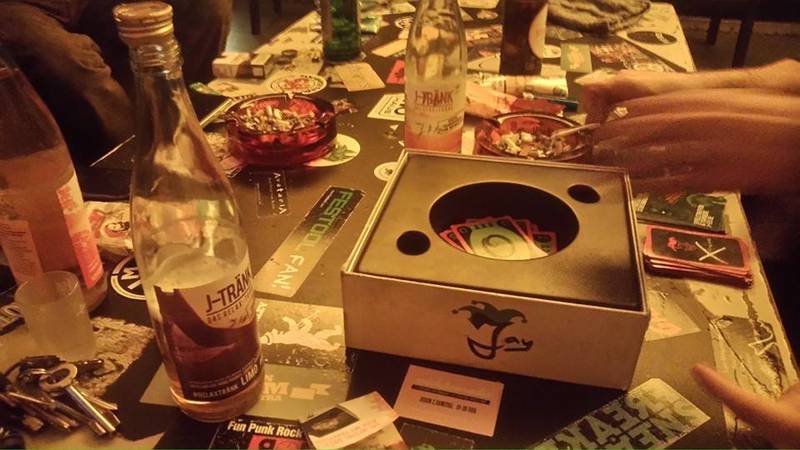 Schnelles strategisches Kartenspiel im Backstage Orwohaus