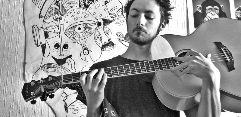 LIVE in concert PAN CHIMZEE (acoustic fingerstyle guitar) at Cocoliebe