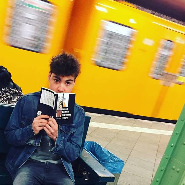 Lesung & Musik: Aron L.  Boks: "Dieses Zimmer ist bereits besetzt"