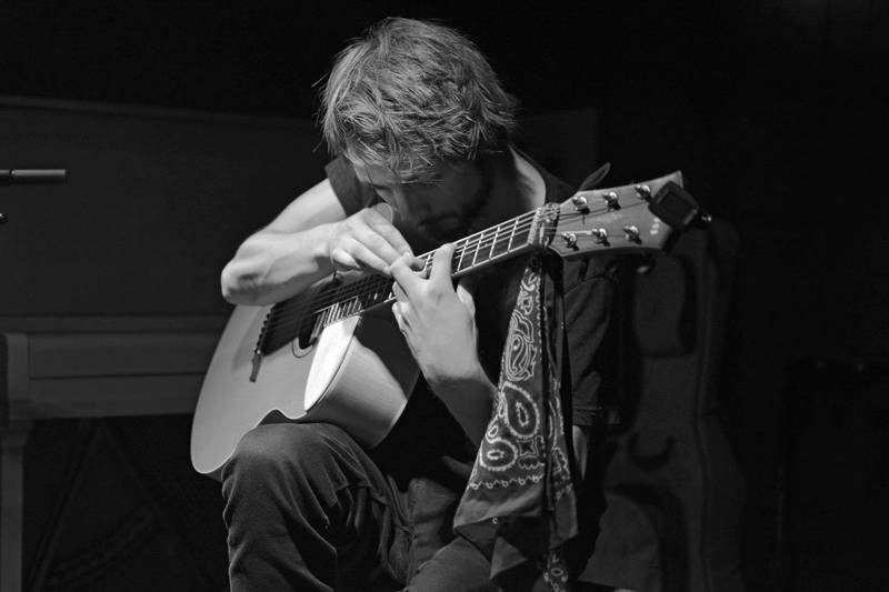 [LIVE] Percussive Fingerstyle Guitar - Pan Chimzee in concert