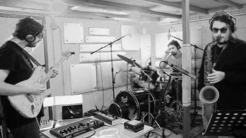Jazz im Peppi: Manual for Errors
