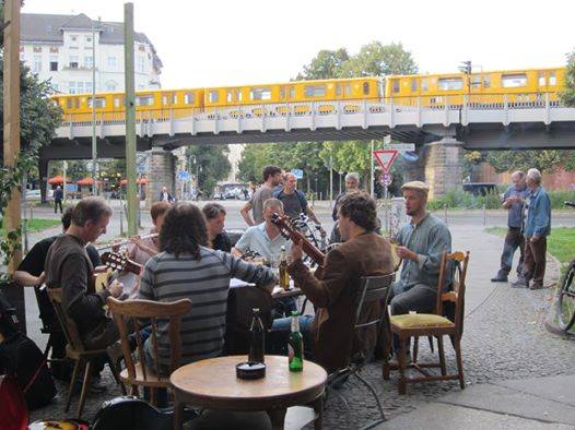 Live im Koffer: RODA DE CHORO im Koffer