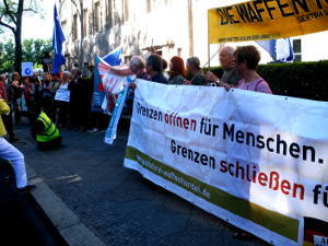 Waffenexporte stoppen! Rheinmetall entrüsten!