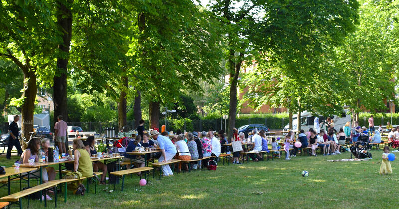 6. Langer Tisch der Kulturen auf dem Branitzer Platz