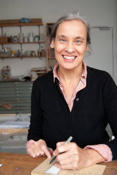 No Straight Lines - Solo-Ausstellung von Lara Faroqhi