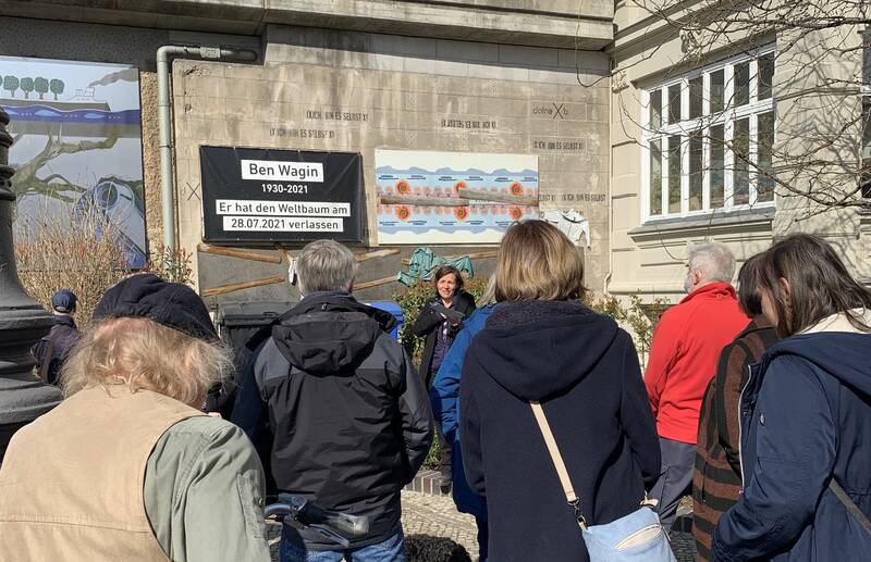 Szenischer Spaziergang zum Leben und Wirken von Ben Wagin im Hansaviertel. Mit Christine Rollar