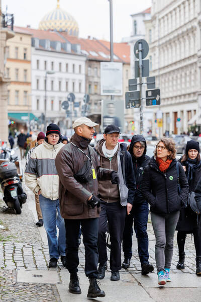 Öffentliche Führung zur Geschichte der KW: KW, a hike