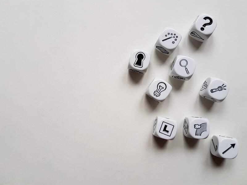 Offener Spieletreff: Kommunikative Spiele – Zusammen raten, zeichnen und erzählen