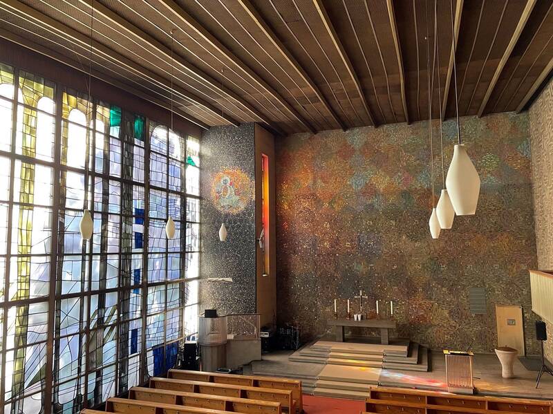 Die beiden Kirchen der Interbau – Führung mit Brigitta Voigt und Niklas Kilkis 
