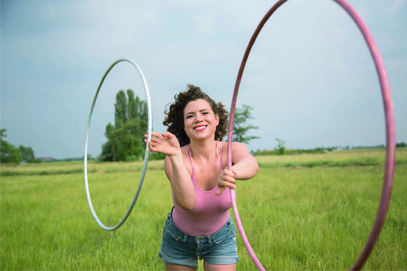 Hula-Hoop für alle mit Scarlett Flamingo