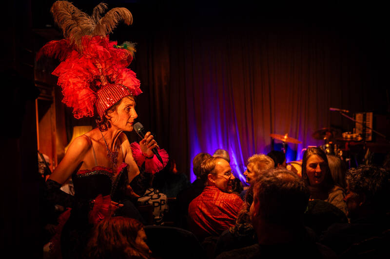 Trinklieder - Mitsingabend im Showfenster Theater 