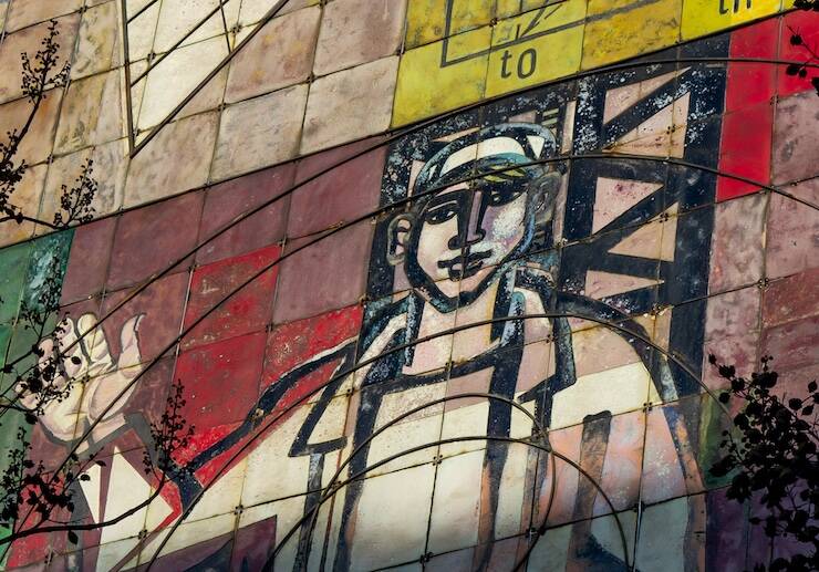 Geführte Tour: Historische und aktuelle Kunst am Bau in Berlin-Mitte