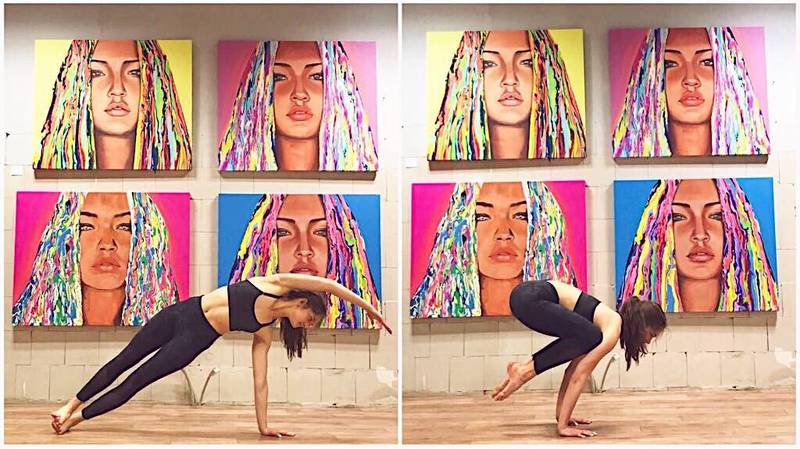 Yoga in der Austellung POSTER GIRL