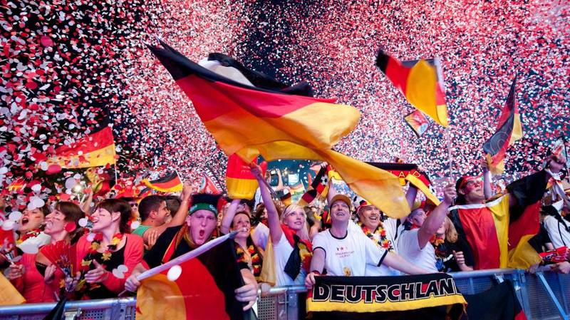 Treffen wir uns hier zum Fussball gucken?