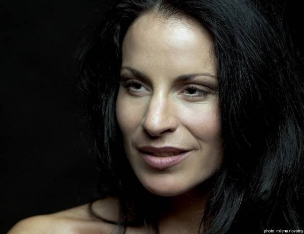 Musikalischer Abend mit Sabra Lopes in der Amaryllis-Lounge