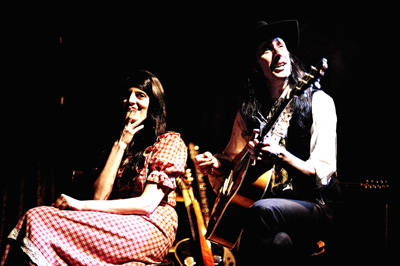 um 19:00 : The Hunters : Country & western Konzert in 7 Stufen - Kreuzberg