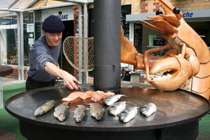 Rekord-Grillfest auf dem 1. Berliner Fischmarkt