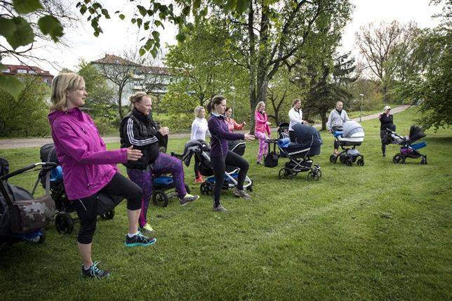 Gratis Mama-Baby Workout im Park 