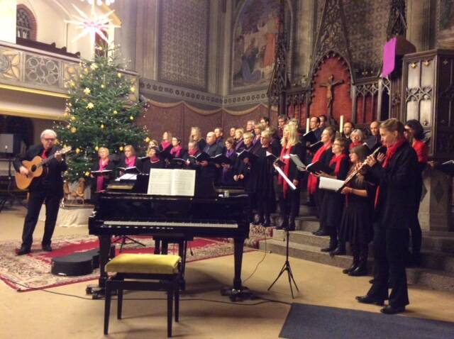Weihnachts-Mitsingen-Konzert vom Atze-Chor in der Osterkirche Berlin