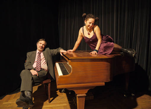 Das Duo PIANLOLA - ChansonTheater live in den 7 Stufen