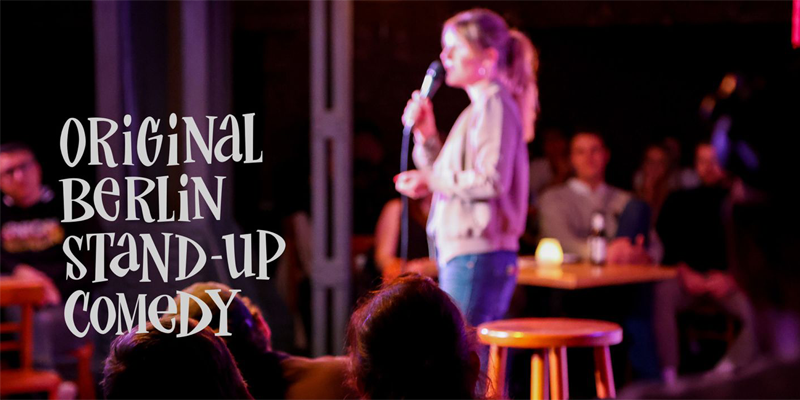 Original Berlin Stand-Up Comedy Show — Mit Stars & Sternchen der Szene — Comedy Club nähe Alexanderplatz (15:00 Uhr)