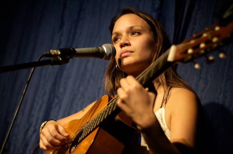 Live @Koffer:Mishka Adams