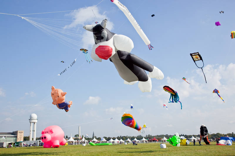 STADT UND LAND Festival der Riesendrachen