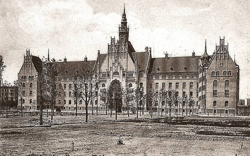 Führung zu historischen Orten im Badstraßen-Kiez