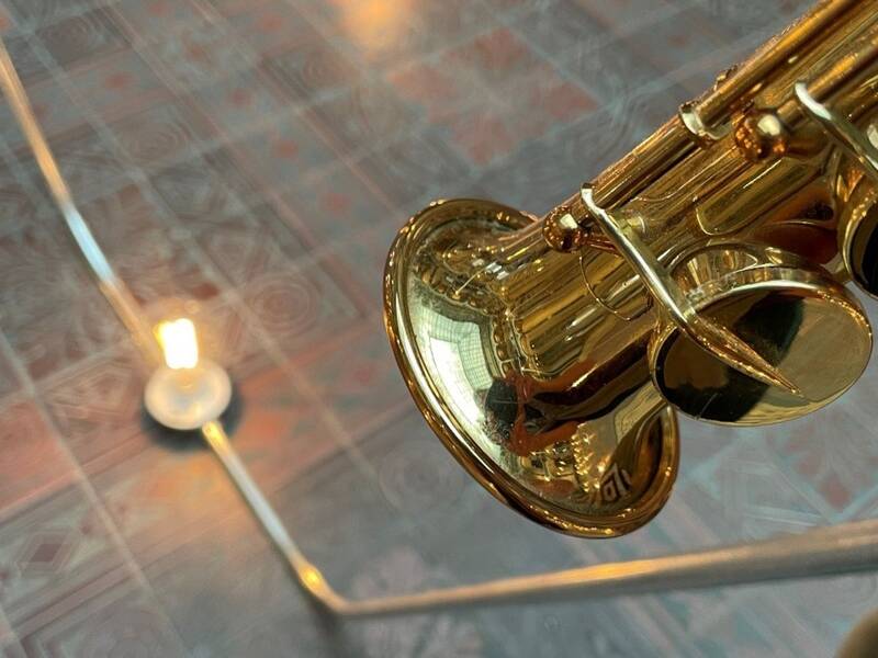Triangular Waving for Solo Sax  - Musikalische Performance von André Vida