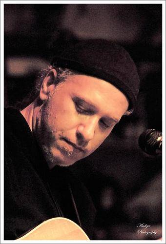 Aris Zarakas: (American Pop, Blues, Folk)