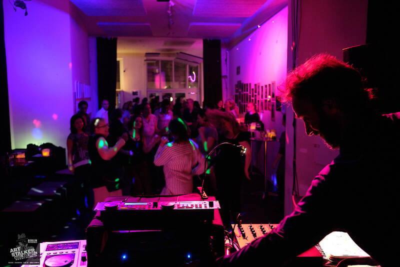 Die Early Bird Party: Der frühe Vogel tanzt den Beat
