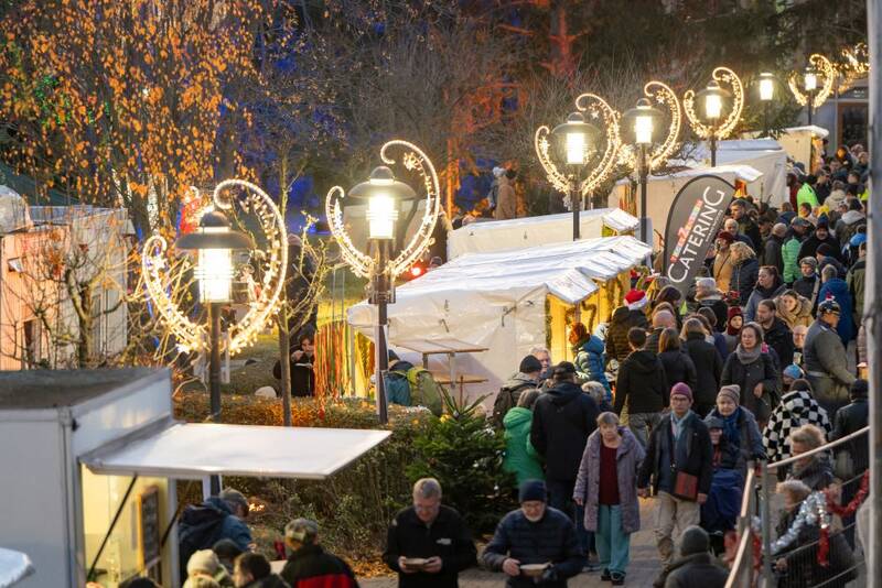 Stimmungsvoller Adventsbasar der Albert Schweitzer Stiftung – Wohnen & Betreuen  