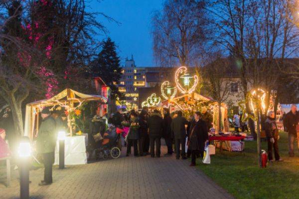Adventsbasar „Erwartet und willkommen sein – der Weihnachtszauber beginnt“