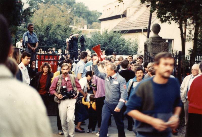 Ausstellung über die Malteser Nothilfelager für die DDR-Flüchtlinge in Budapest vor 30 Jahren 