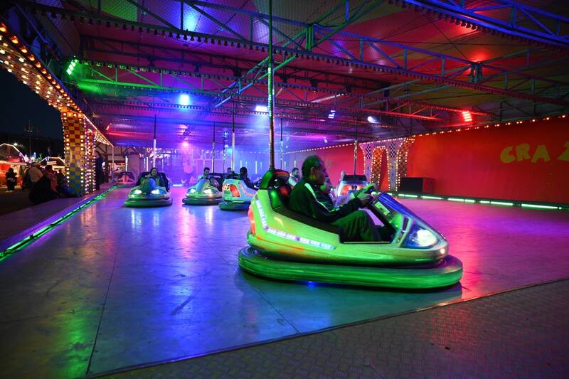 Feuerwerke bei 62. Berliner Volksfestsommer auf dem Zentralen Festplatz (jeden Freitag 15.8.)