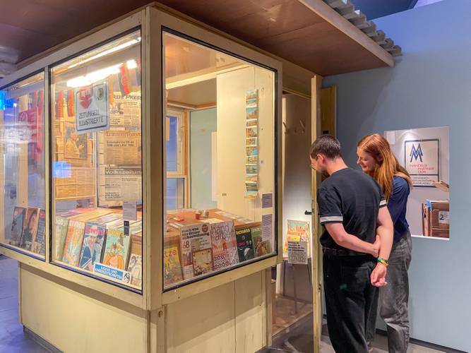 Ausstellungsbegleitung - Jeder Mensch hat das Recht! Menschenrechte im DDR-Alltag