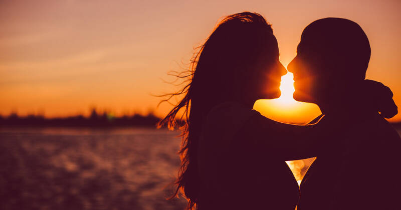 Valentine’s Special – Chakra Yoga and Deepdating