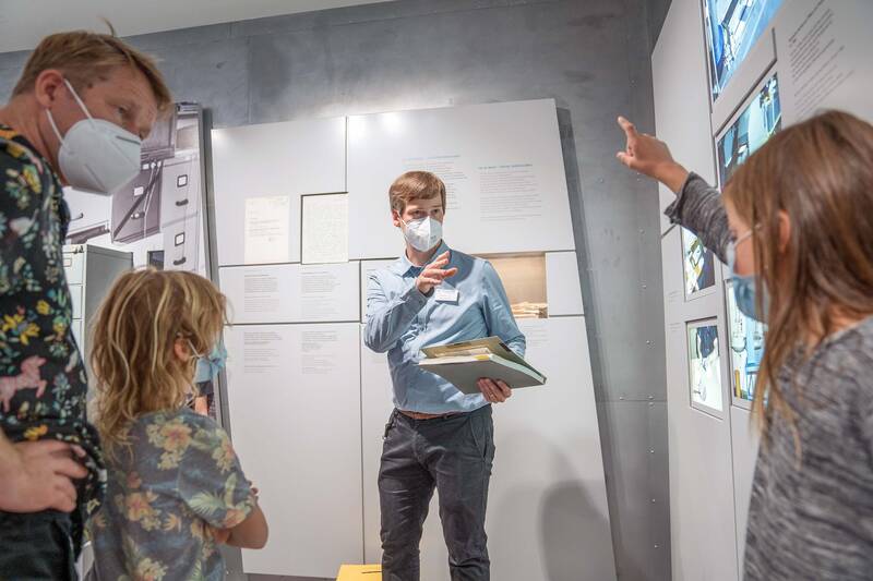 Ferienführung durchs Stasi Unterlagen Archiv: Führung für Familien