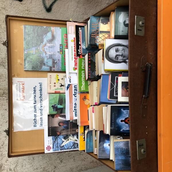 Bücher, Zeitschriften zum tauschen, lesen und verschenken!