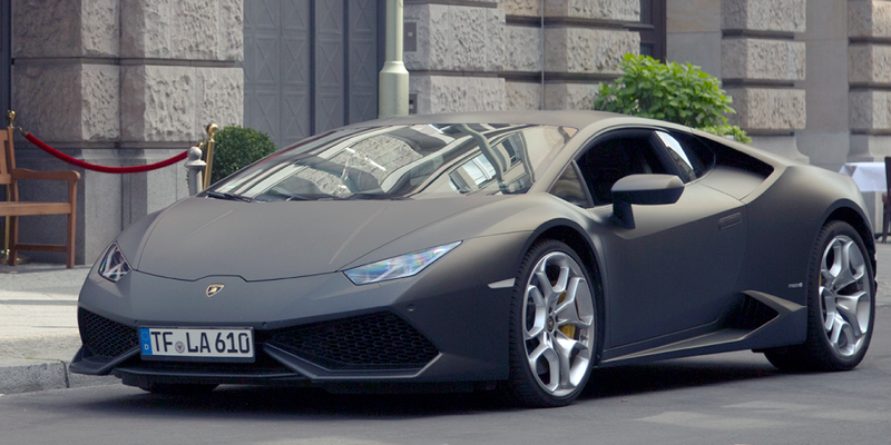 Supercars on Demand - Spendenaktion von Uber & Rote Nasen e.V.