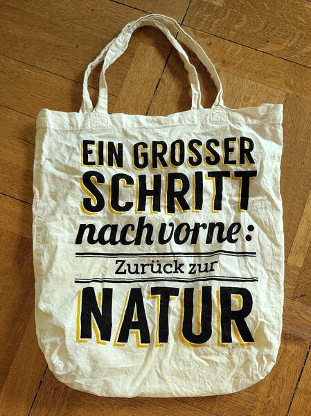 Beutelparade für Gäste und Akteure: Stoffbeutel mit dem schönsten Greenwashing