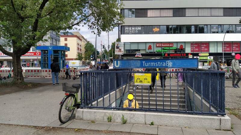 Stadtrundgang in Moabit - Was haben Papiere mit dem Leben zu tun? 